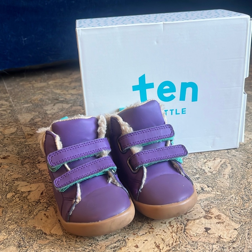 Ten Little furry high top size 6